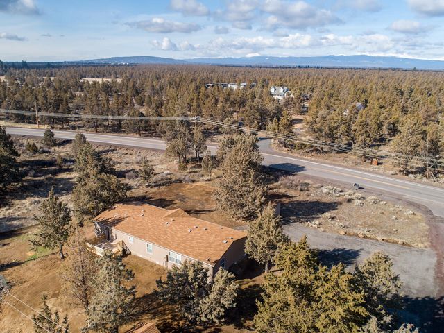 21395 Chasing Cattle Lane, Bend, OR 97701
