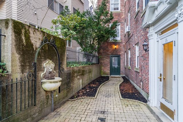 16 Chauncy Street 35, Cambridge, MA 02138