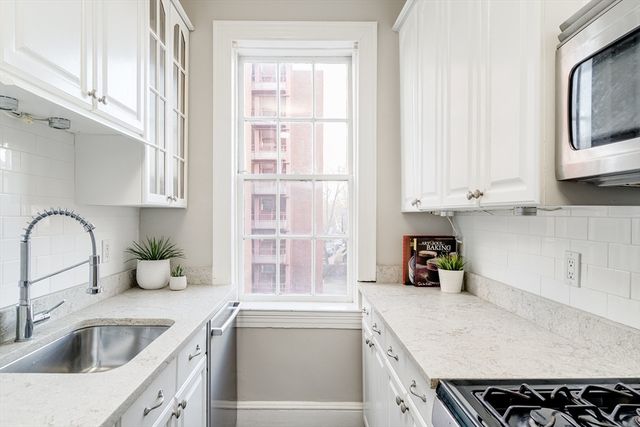 16 Chauncy Street 35, Cambridge, MA 02138