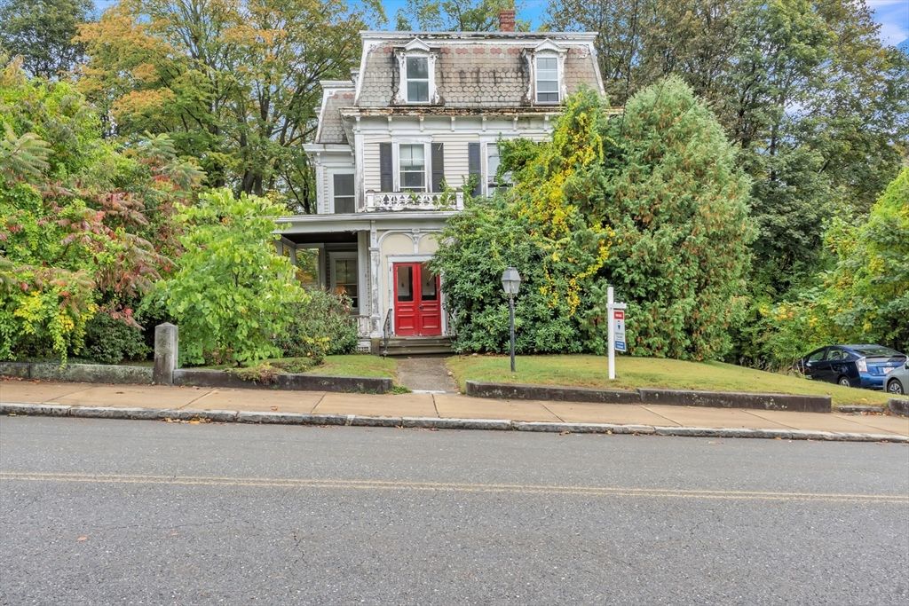 51 Grove Ave, Leominster, MA 01453