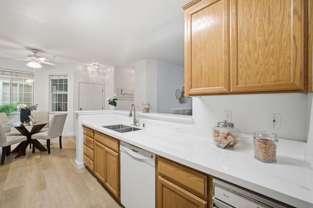 250 Santa Fe Terrace 209, Sunnyvale, CA 94085