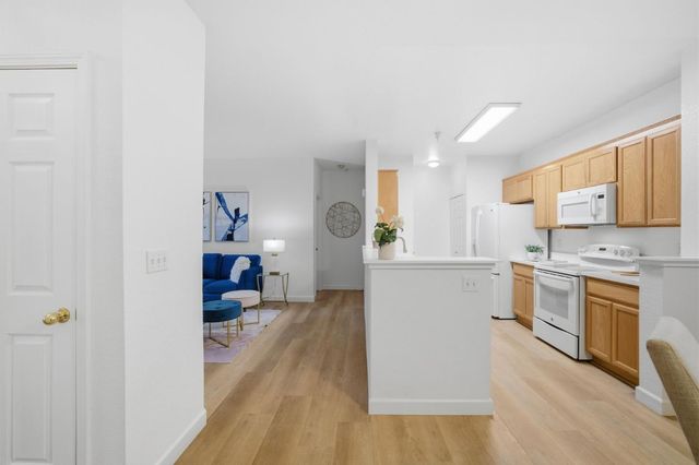 250 Santa Fe Terrace 209, Sunnyvale, CA 94085