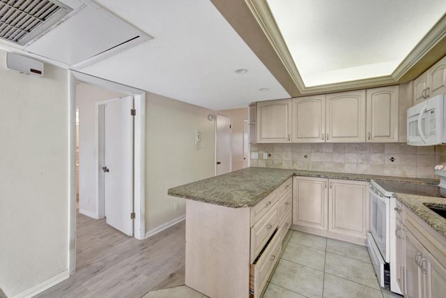 917 NE 16th Avenue 7, Fort Lauderdale, FL 33304