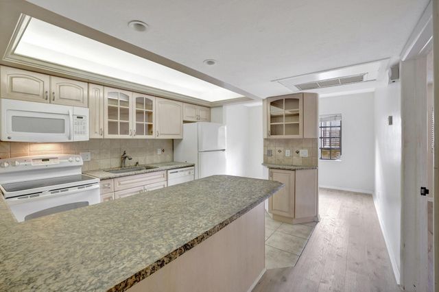 917 NE 16th Avenue 7, Fort Lauderdale, FL 33304
