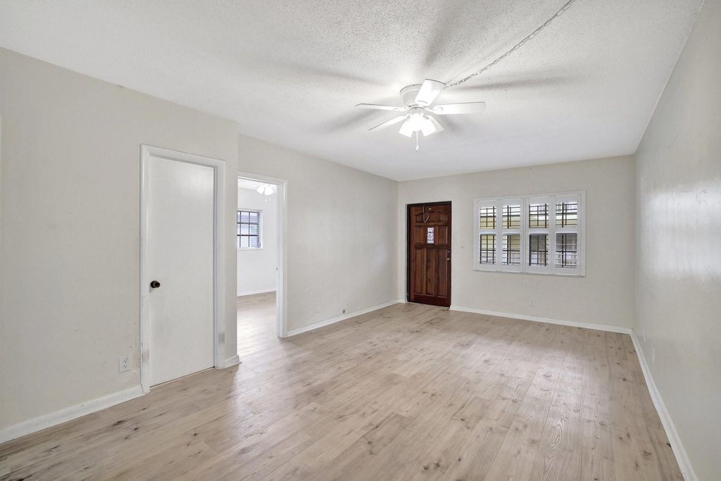 917 NE 16th Avenue 7, Fort Lauderdale, FL 33304