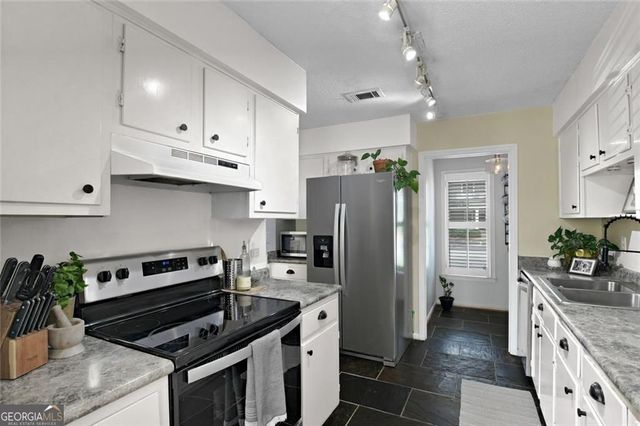 2668 Farmstead Road SE, Smyrna, GA 30080