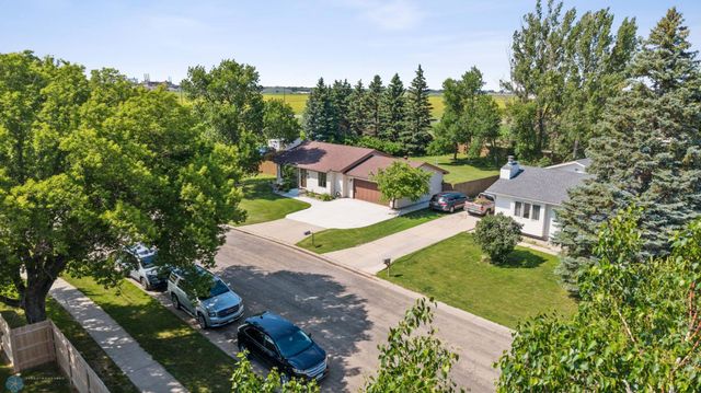 1814 13th Avenue N, Moorhead, MN 56560