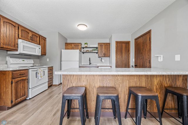 1814 13th Avenue N, Moorhead, MN 56560