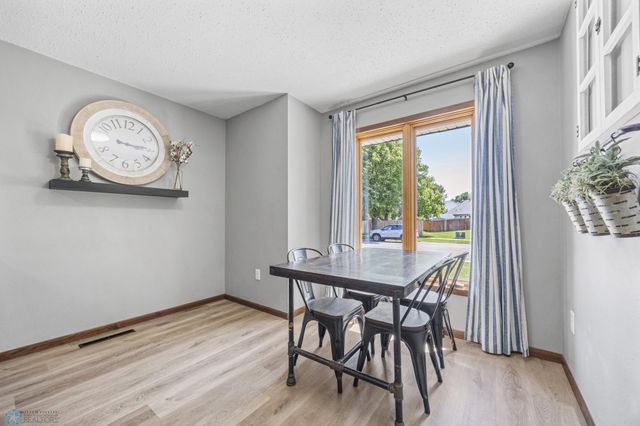 1814 13th Avenue N, Moorhead, MN 56560