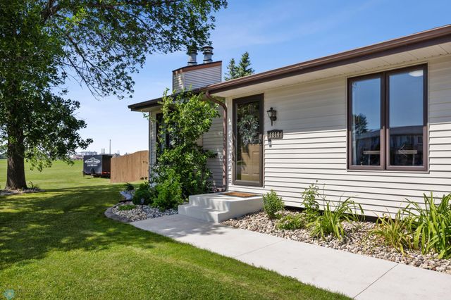 1814 13th Avenue N, Moorhead, MN 56560