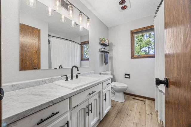1814 13th Avenue N, Moorhead, MN 56560