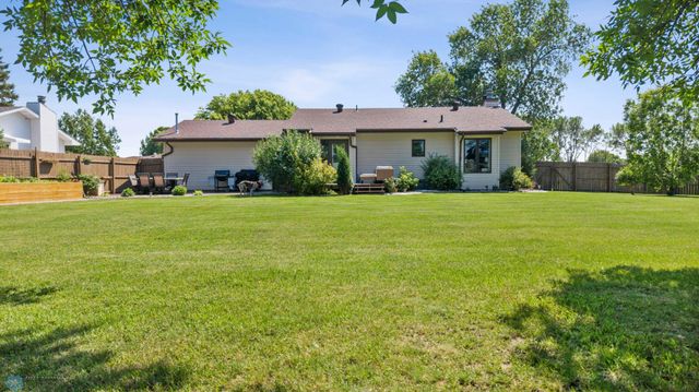 1814 13th Avenue N, Moorhead, MN 56560