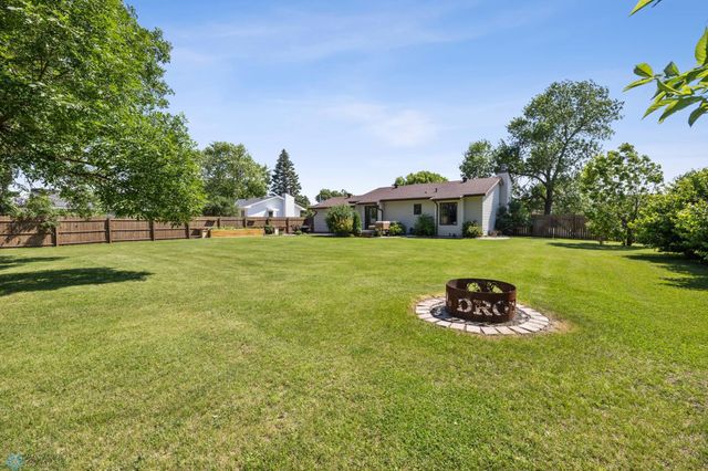 1814 13th Avenue N, Moorhead, MN 56560