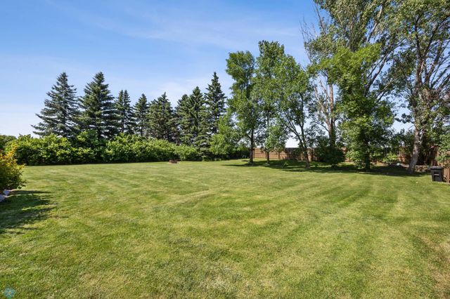 1814 13th Avenue N, Moorhead, MN 56560