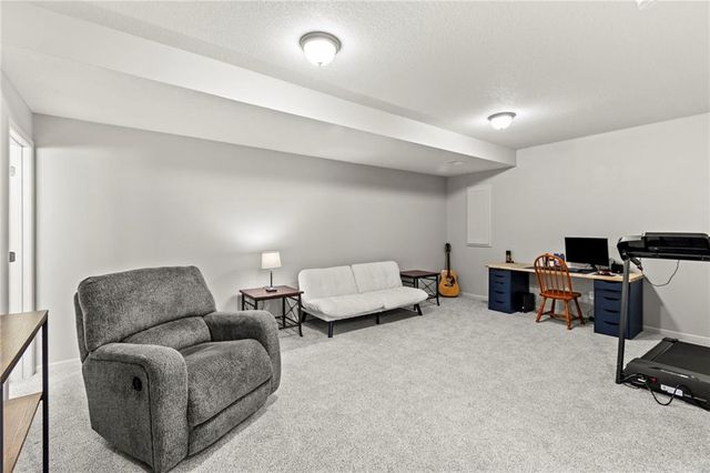 705 Chisam Road, Kearney, MO 64060