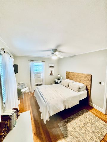 23 Sherwood Road, Middletown, RI 02842