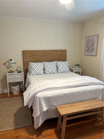 23 Sherwood Road, Middletown, RI 02842