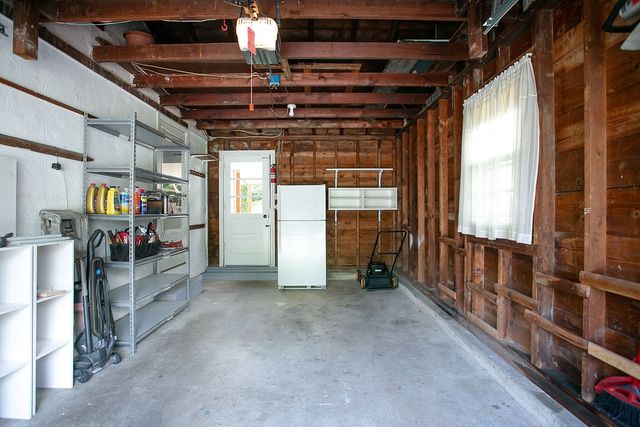 23 Sherwood Road, Middletown, RI 02842