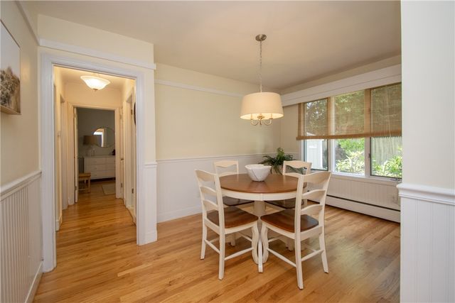 23 Sherwood Road, Middletown, RI 02842