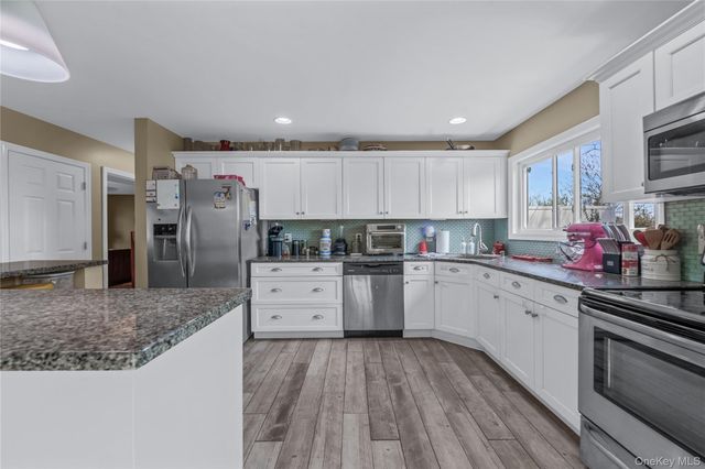 112 Rosemont Avenue, Farmingville, NY 11738