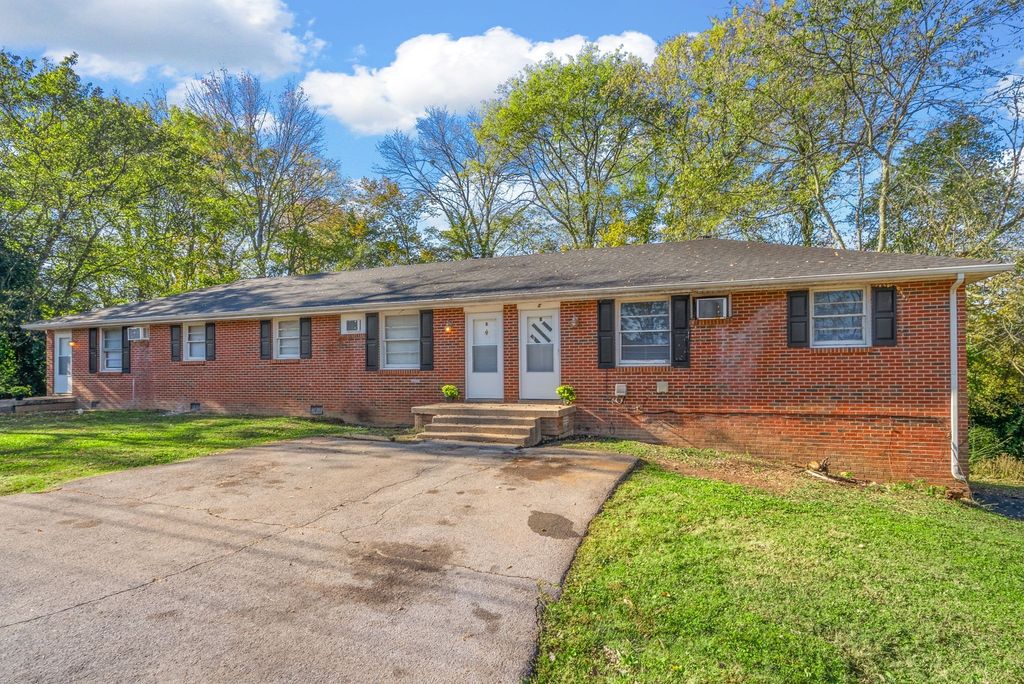 432 Circle Dr Apt D, Clarksville, TN 37043
