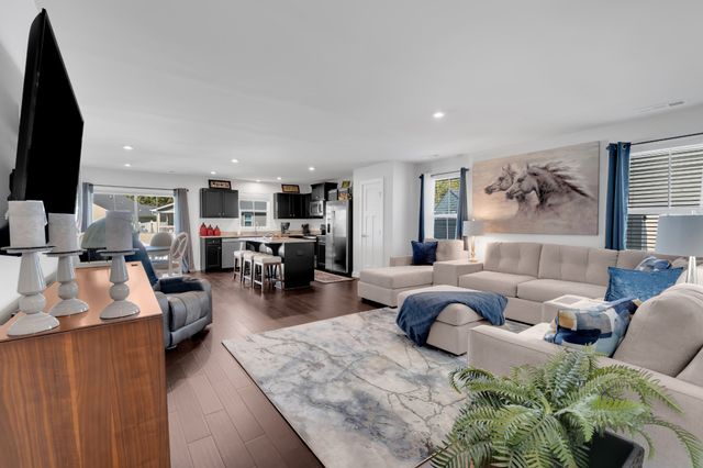 810 Rae Dr, Columbia, TN 38401