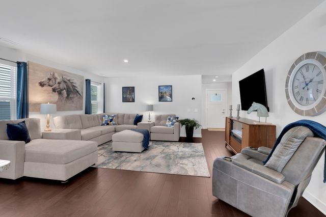 810 Rae Dr, Columbia, TN 38401