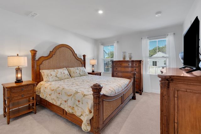 810 Rae Dr, Columbia, TN 38401