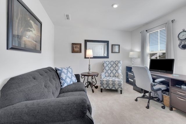 810 Rae Dr, Columbia, TN 38401