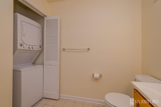 99 Liddle Avenue, Edison, NJ 08837