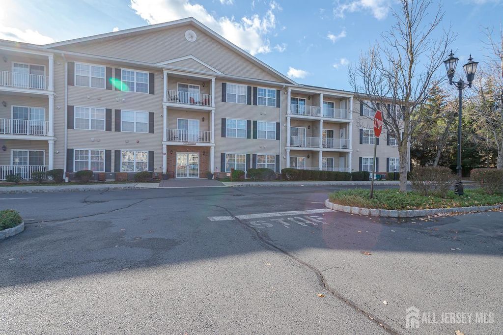 99 Liddle Avenue, Edison, NJ 08837