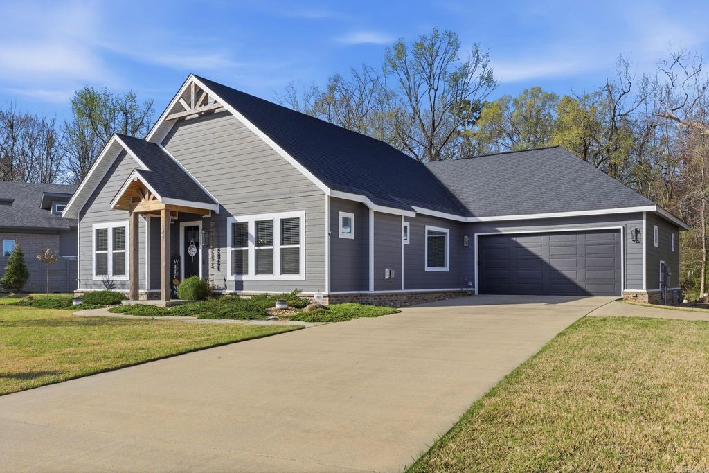1185 Essex Drive, Benton, AR 72019