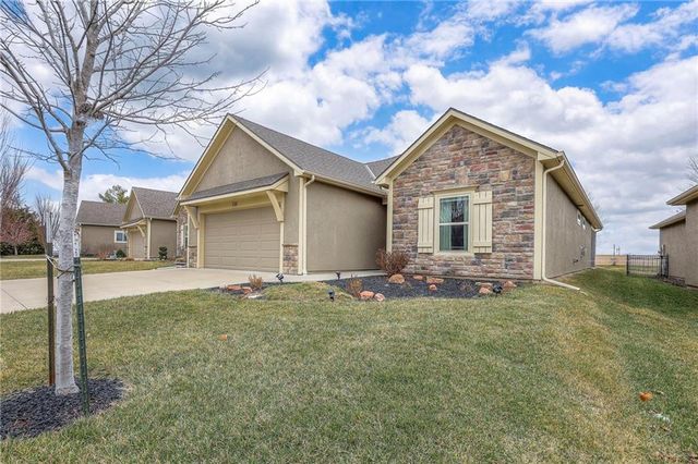 2250 Lake Pointe Dr Drive 300, Lawrence, KS 66049