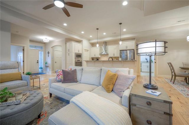 2250 Lake Pointe Dr Drive 300, Lawrence, KS 66049