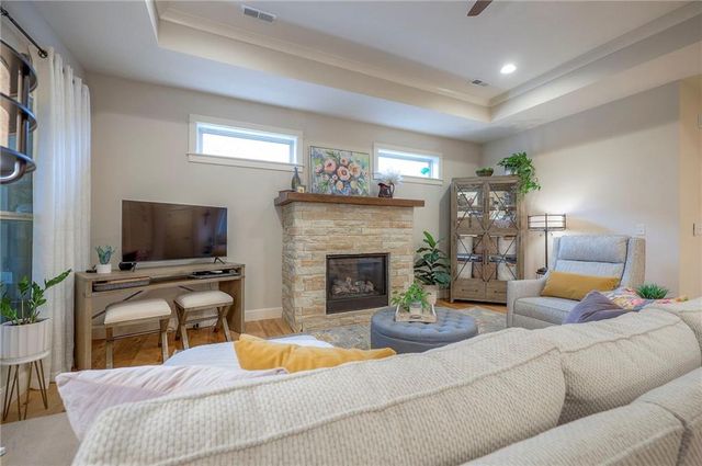 2250 Lake Pointe Dr Drive 300, Lawrence, KS 66049