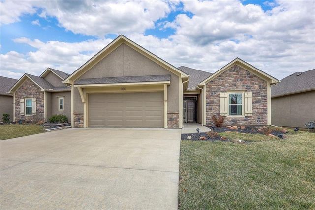 2250 Lake Pointe Dr Drive 300, Lawrence, KS 66049