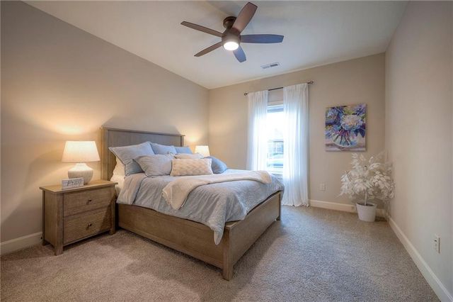 2250 Lake Pointe Dr Drive 300, Lawrence, KS 66049