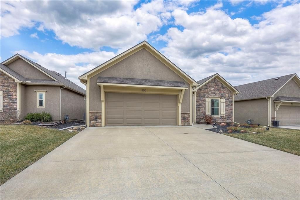 2250 Lake Pointe Dr Drive 300, Lawrence, KS 66049