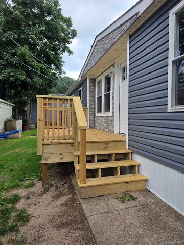 309-15 Fanning Boulevard, Riverhead, NY 11901