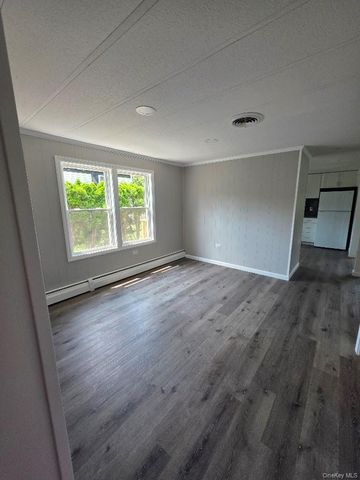 309-15 Fanning Boulevard, Riverhead, NY 11901