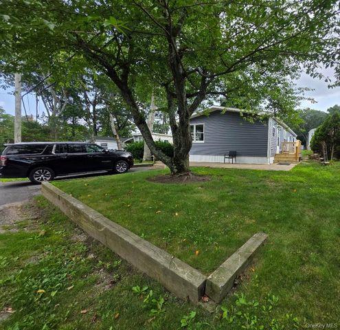 309-15 Fanning Boulevard, Riverhead, NY 11901