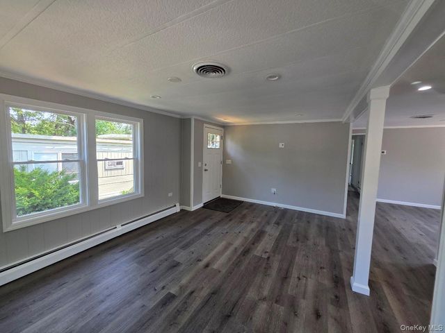 309-15 Fanning Boulevard, Riverhead, NY 11901