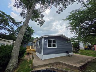 309-15 Fanning Boulevard, Riverhead, NY 11901