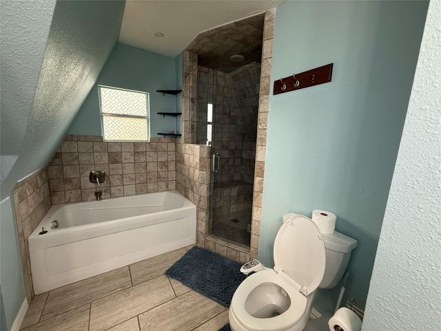 2221 Coveside Street, Kemah, TX 77565