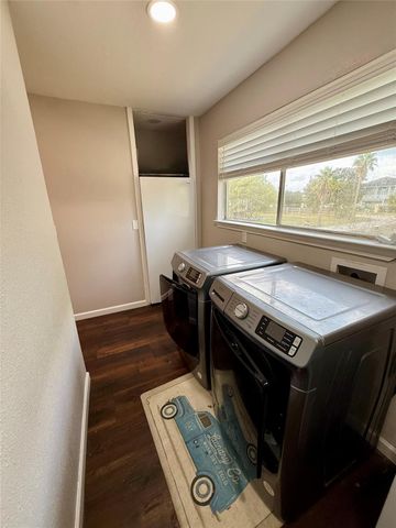 2221 Coveside Street, Kemah, TX 77565