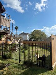 2221 Coveside Street, Kemah, TX 77565