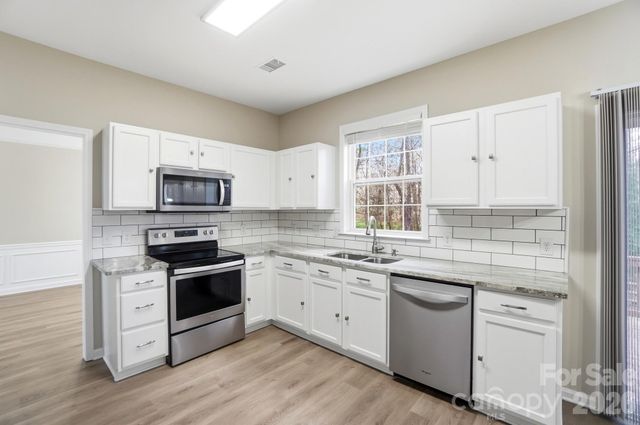7711 Taymouth Lane, Charlotte, NC 28269