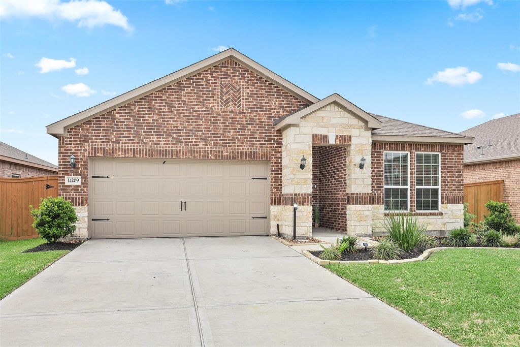 14209 Freeboard Drive, Texas City, TX 77510