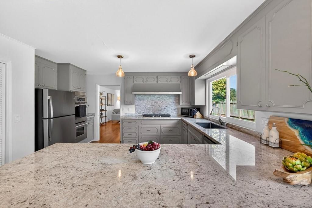 Image 6 of property listing at 69 Hollins Drive, Santa Cruz, CA 95060