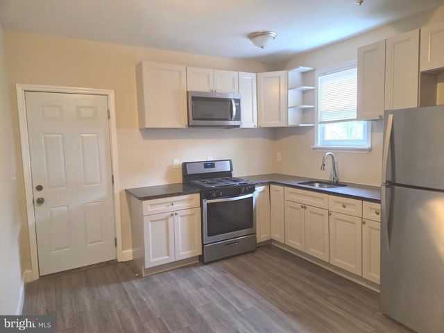 157 ROBERTSON AVE, Morrisville, PA 19067